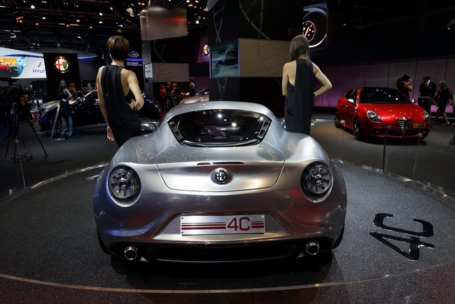 Alfa Romeo 4C Coupe sẽ đến vào năm 2013 9