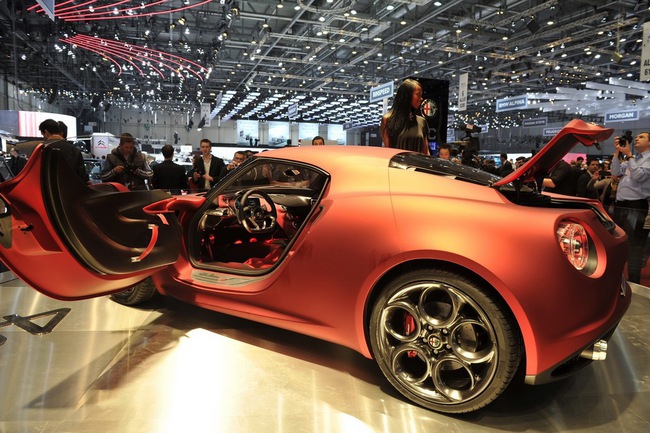 Alfa Romeo 4C Coupe sẽ đến vào năm 2013 15