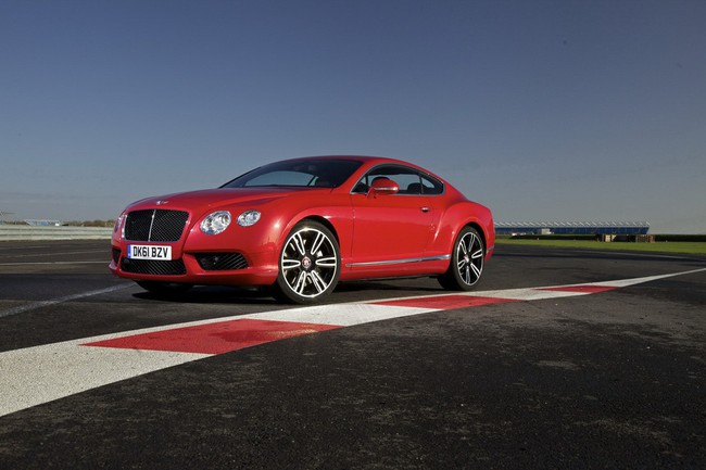 Bentley Continental GT V8 được chọn l&agrave; xe của năm tại Trung Đ&ocirc;ng 1