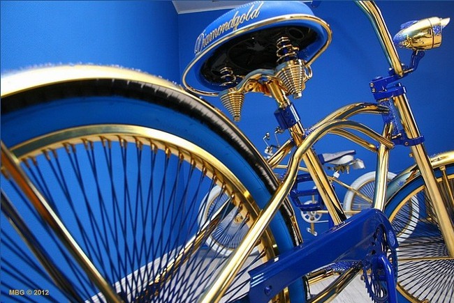 Xe đạp Nga dát vàng theo phong cách cung điện Mùa Đông 7