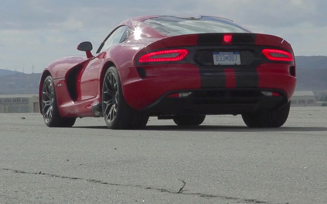 Video: Xem Motor Trend lái thử Dodge SRT Viper GTS 2