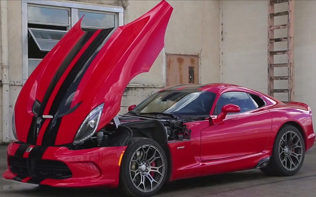 Video: Xem Motor Trend lái thử Dodge SRT Viper GTS 3