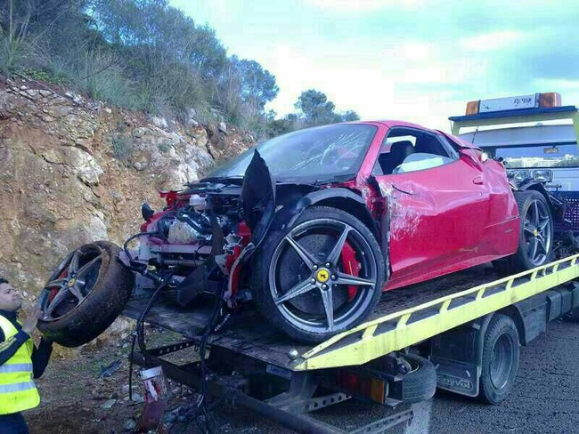 Ferrari 458 Spider nát bét tại Mallorca 3 Ferrari 458 Spider nát bét tại Mallorca 3