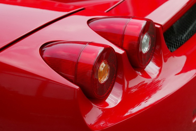 Chào bán Ferrari Enzo “hàng nhái” với giá siêu rẻ 25