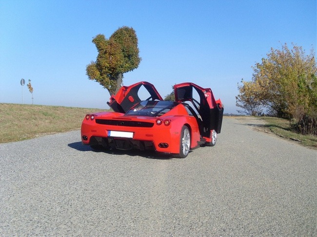 Chào bán Ferrari Enzo “hàng nhái” với giá siêu rẻ 2