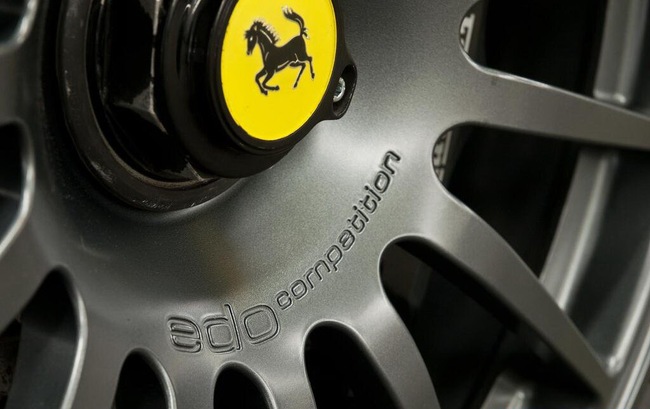 Video: Tiếng gầm trầm hùng của Ferrari Enzo ZXX "tắm hồ" 6