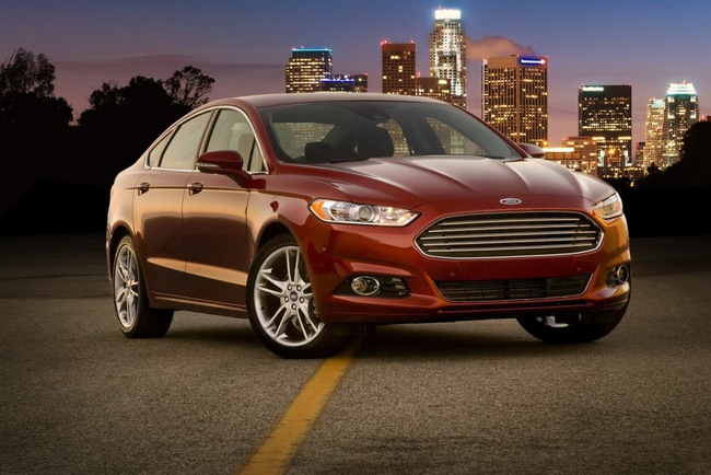 Ford Fusion 2013 dính án thu hồi vì đèn pha 1