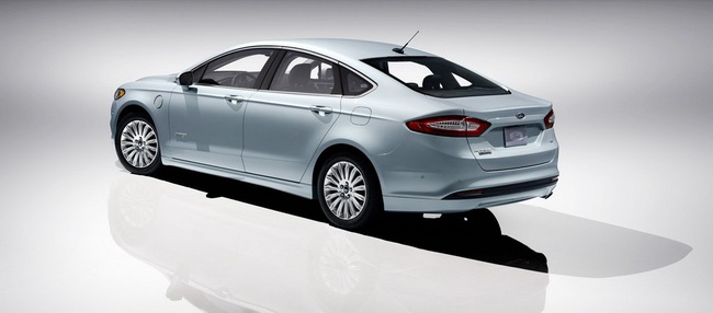 Ford Fusion Energi – Xe hơi tiêu thụ 2,35 lít xăng/100km 5