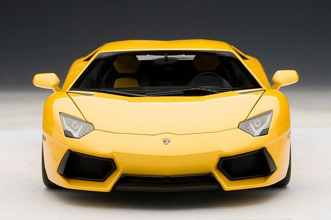 Sở hữu Lamborghini Aventador với gi&aacute; hơn... 4 triệu đồng 1
