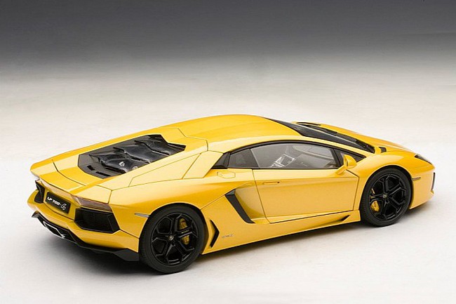 Sở hữu Lamborghini Aventador với gi&aacute; hơn... 4 triệu đồng 8