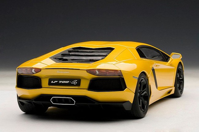 Sở hữu Lamborghini Aventador với gi&aacute; hơn... 4 triệu đồng 11