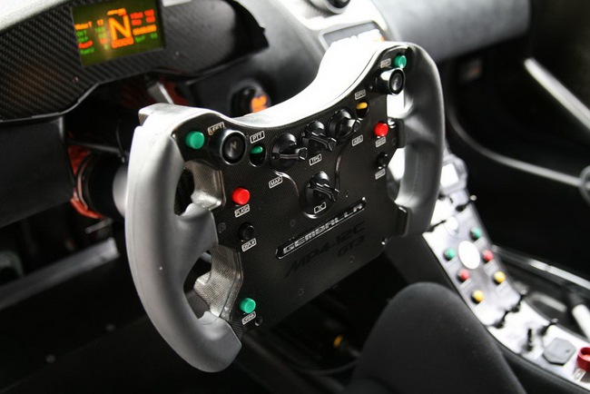 Rao bán xế đua McLaren MP4-12C GT3 của Gemballa Racing 14