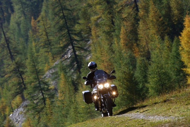 Moto Guzzi Stelvio 1200 ABS – Xa hơn, an toàn hơn 11