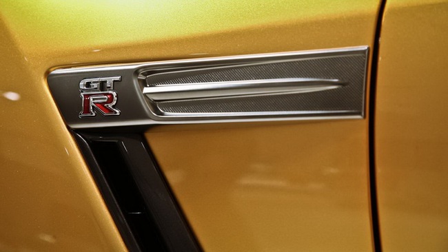 Nissan GT-R phiên bản “tia chớp” có giá 193.191 đô la Mỹ 12