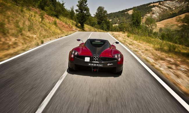 Sao Top Gear chọn Pagani Huayra l&agrave; xe của năm 2012 20