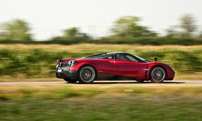 Sao Top Gear chọn Pagani Huayra l&agrave; xe của năm 2012 24