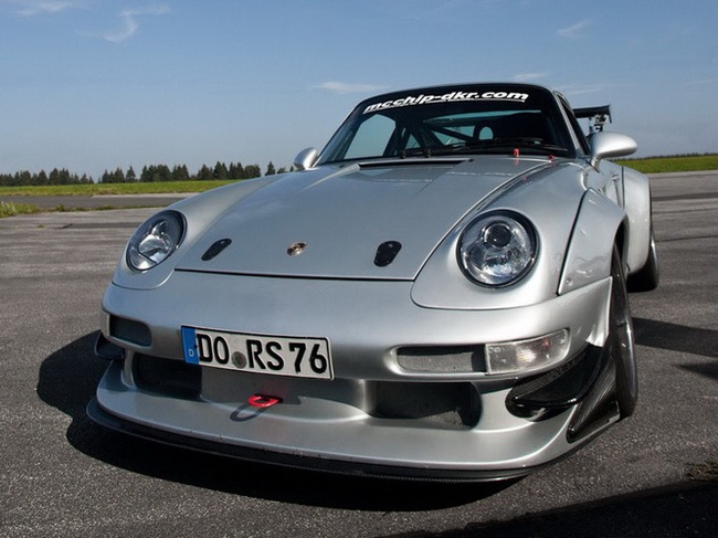 Mcchip độ lại “xế cũ” Porsche 911 GT2 8