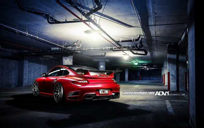 Porsche 911 Turbo: Sự hòa quyện đỏ-đen 5