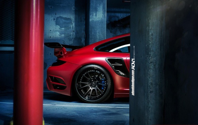 Porsche 911 Turbo: Sự hòa quyện đỏ-đen 7