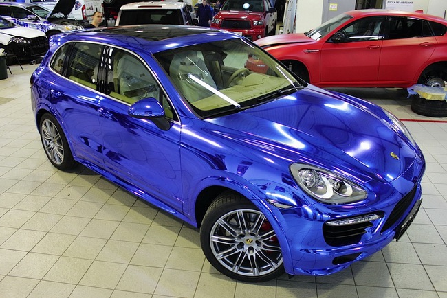 Porsche Cayenne "làm hàng" bằng crom xanh dương 2
