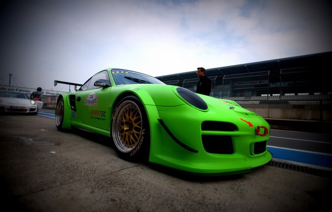 Sportec biến Porsche 911 GT2 RS thành “Người khổng lồ xanh” 2