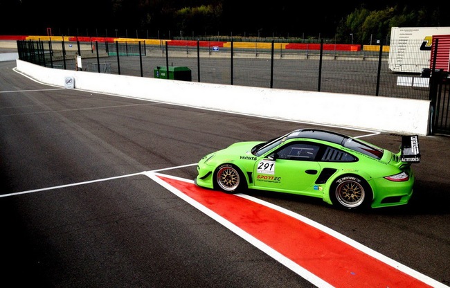 Sportec biến Porsche 911 GT2 RS thành “Người khổng lồ xanh” 3