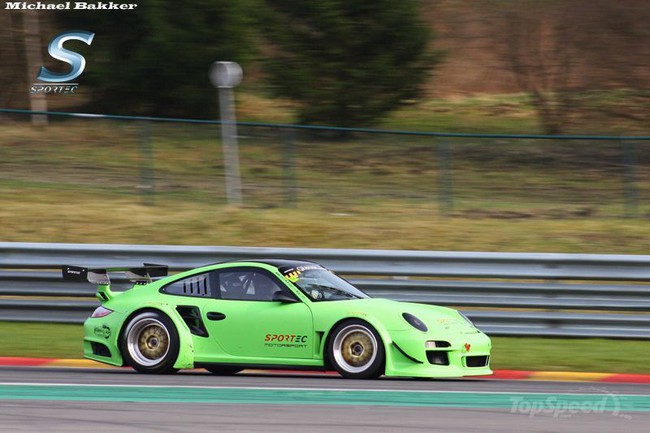 Sportec biến Porsche 911 GT2 RS thành “Người khổng lồ xanh” 10
