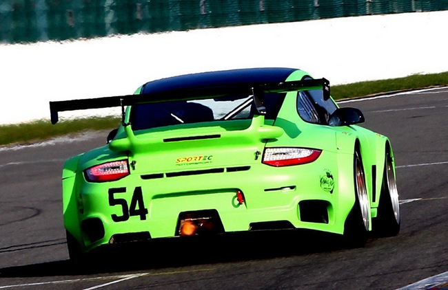Sportec biến Porsche 911 GT2 RS thành “Người khổng lồ xanh” 15