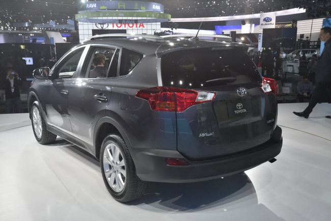 Toyota chính thức giới thiệu RAV4 phiên bản châu Âu 19