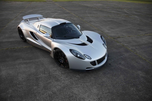 Video: Tên lửa bánh lốp Venom GT 4