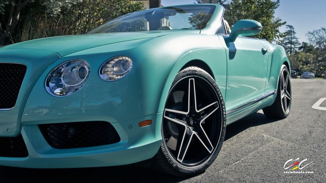 Rao bán siêu xe Bentley Continental GTC màu xanh ngọc bản đặc biệt 3