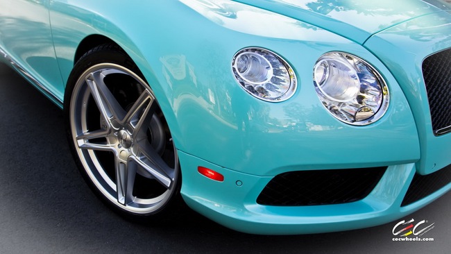 Rao bán siêu xe Bentley Continental GTC màu xanh ngọc bản đặc biệt 6