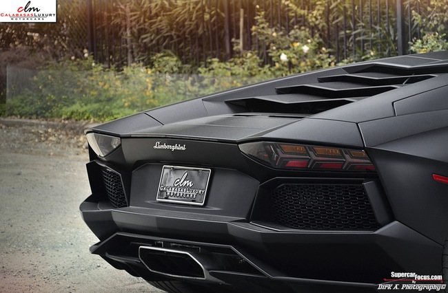 Rao bán siêu xe Lamborghini Aventador LP700-4 màu đen tuyệt đẹp 25