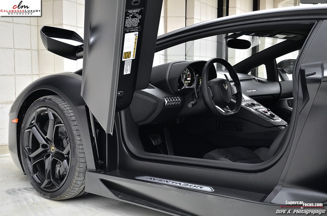 Rao bán siêu xe Lamborghini Aventador LP700-4 màu đen tuyệt đẹp 27