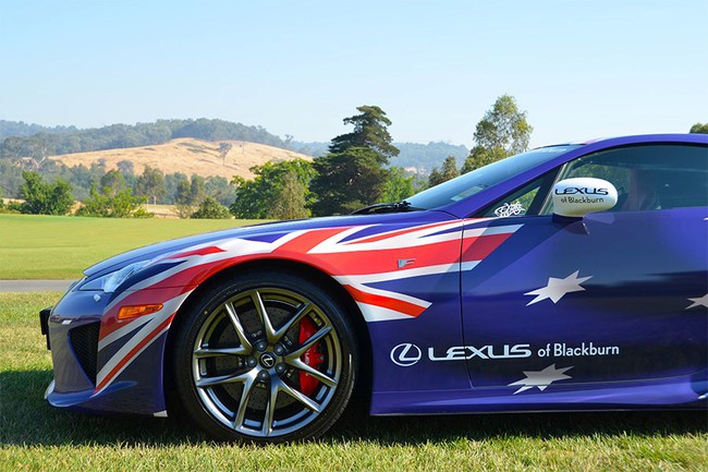 Lexus LFA khoác màu cờ Australia 6