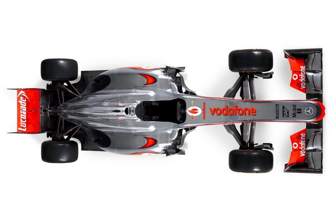 McLaren khoe P1 và MP4-12C Spider cùng với chiếc xe Công thức 1 mới 8