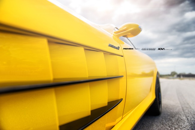 Siêu nổi bật với SLR McLaren Roadster màu vàng 10