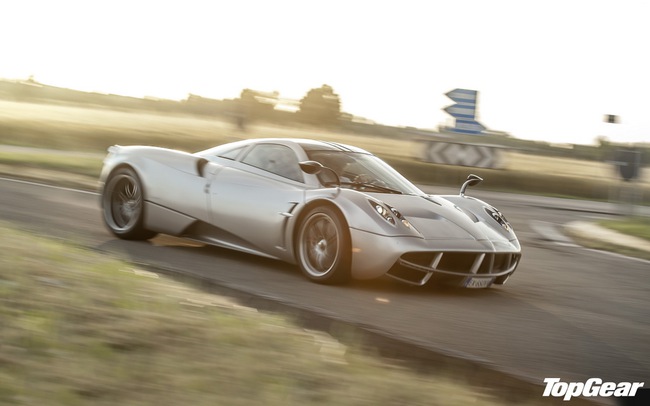 Top Gear lập kỷ lục với Pagani Huayra 2