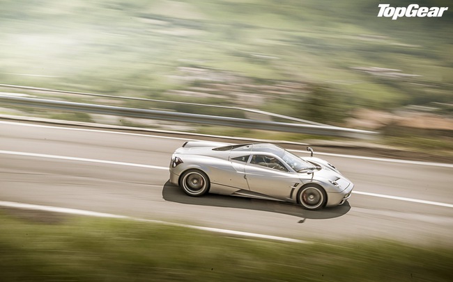 Top Gear lập kỷ lục với Pagani Huayra 3