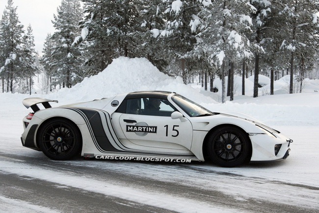 Porsche 918 Spyder khoe khả năng vận hành trên tuyết 3