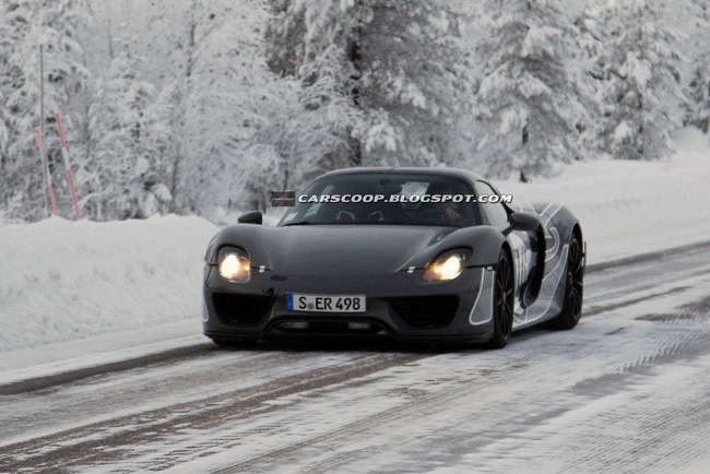 Porsche 918 Spyder khoe khả năng vận hành trên tuyết 7