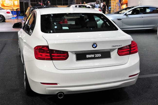 BMW 320i: Phiên bản mới nhất dòng xe 3-Series 3