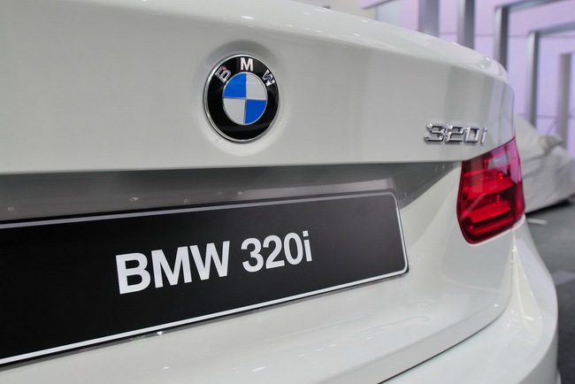 BMW 320i: Phiên bản mới nhất dòng xe 3-Series 8