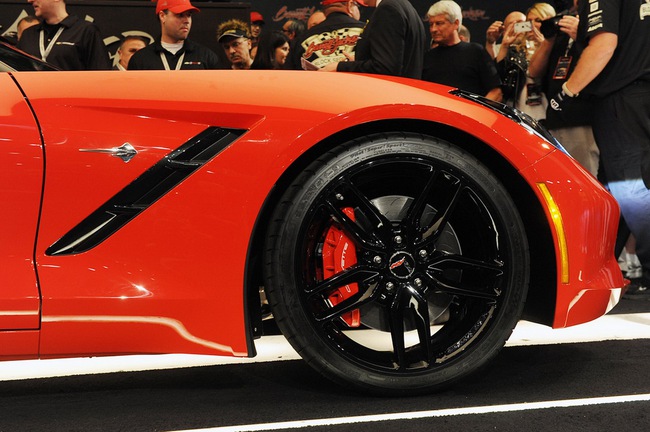 Siêu xe Corvette Stingray đầu tiên có giá 1,1 triệu đô la 11