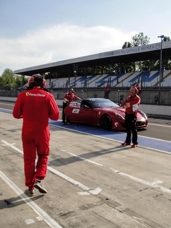 Rao bán “hàng hiếm” Ferrari 599XX 3