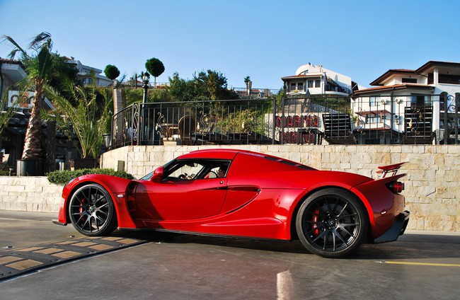 Ngắm siêu xe Hennessey Venom GT đỏ rực tại Bulgaria 5
