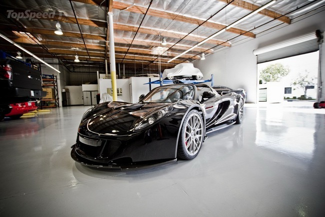 Video: Hennessey Venom GT Spyder đầu tiên trên thế giới 3