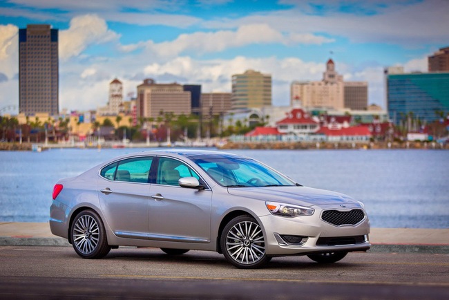 Kia Cadenza: Một cách gọi khác của Hyundai Azera 1