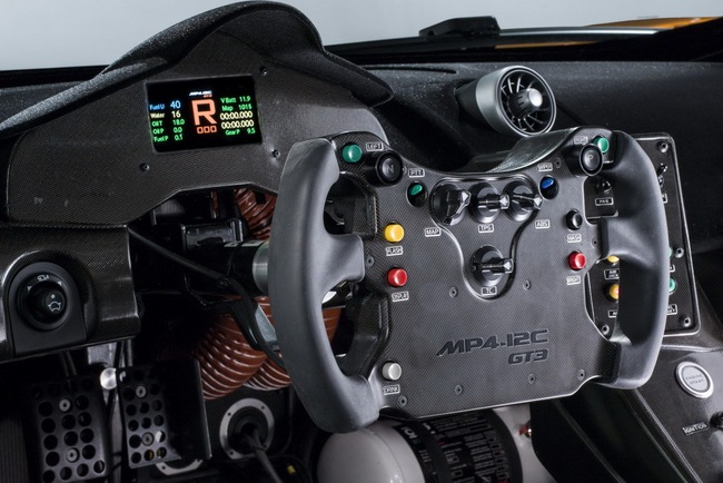 Cập nhật về xế đua McLaren MP4-12C GT3 7