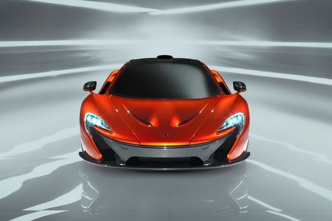 Siêu xe McLaren P1 lại “khoe tài” 4